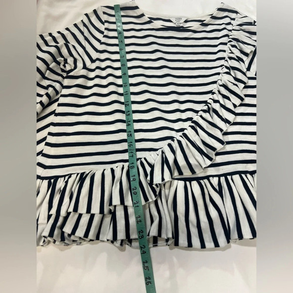 🛍️CROWN & IVY Black and white striped ruffle top size PL. - Picture 11 of 11